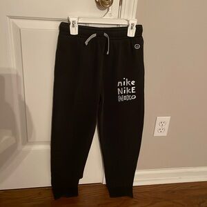 Nike fleece joggers pants black boys Large
